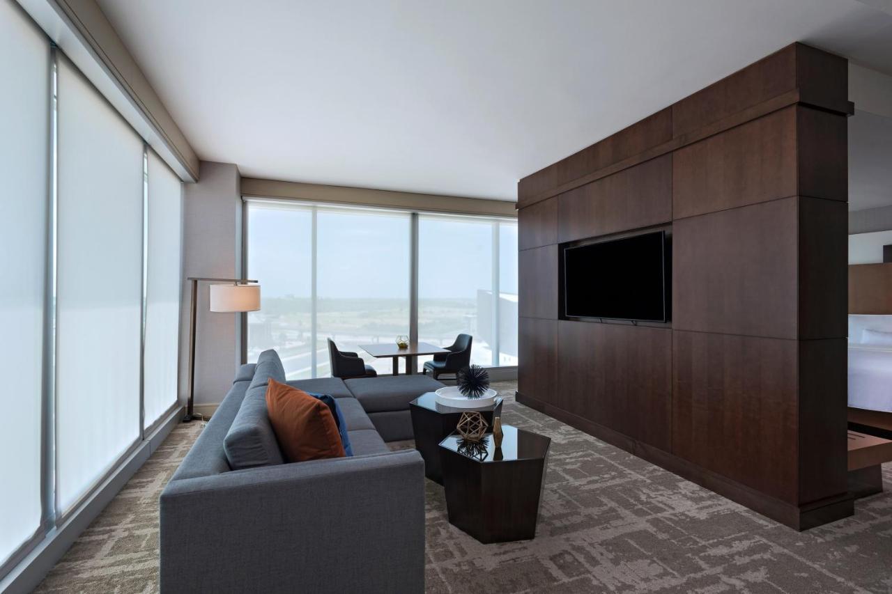 Executive Suite Executive Suite 1 King,1356343826:JPEG